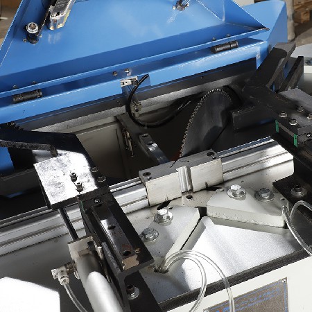 Horizontal double cutting machine